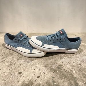Globe Skate Blue Suede